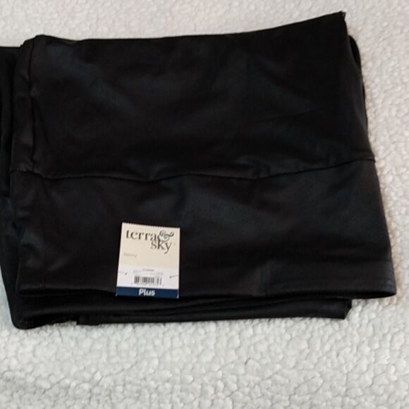 Terra & Sky shiny black leggings - Picture 7 of 16